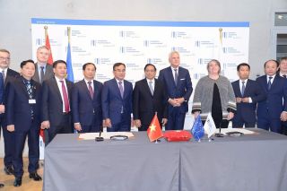 Ký kết Biên bản ghi nhớ giữa EVN và EIB