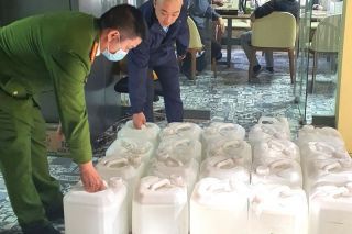 Hà Nội tạm giữ 510 lít rượu thủ công, không rõ nguồn gốc