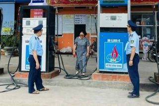 Sáu thương nhân phân phối xăng dầu bị thu hồi giấy phép