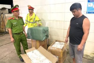 Thừa Thiên Huế tạm giữ gần 10.000 bao thuốc lá lậu