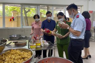 Kiên quyết xử lý các tổ chức, cá nhân có hành vi vi phạm quy định về an toàn thực phẩm