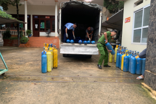 Thu giữ 120 bình khí công nghiệp không rõ nguồn gốc
