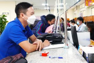 Chủ tịch TP. Hồ Chí Minh yêu cầu công khai danh sách cán bộ xử lý hồ sơ chậm