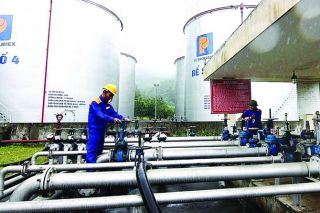 Giá xăng dầu hôm nay 7/3: Giá dầu Brent vẫn dưới 70 USD