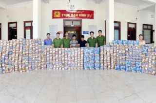 Bắt 2 đối tượng vận chuyển trái phép 1,4 tấn pháo nổ