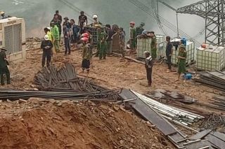 Hà Tĩnh: Mưa lớn gây sạt lở, vùi lấp lán trại khiến 7 công nhân thương vong