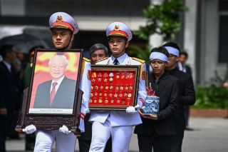 Truyền thông quốc tế ấn tượng với hình ảnh hàng ngàn người tiễn biệt Tổng Bí thư Nguyễn Phú Trọng