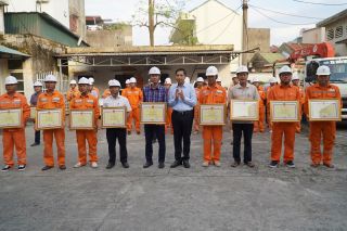 Quảng Ninh tặng Bằng khen cho tập thể và cá nhân có thành tích xuất sắc đột xuất khắc phục lưới điện