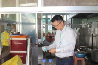 Cà Mau: Đảm bảo an toàn thực phẩm tại các bếp ăn tập thể trong trường học