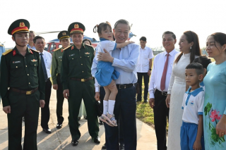 Tổng Bí thư Tô Lâm thăm và làm việc tại huyện đảo Bạch Long Vĩ