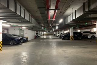 Phí dịch vụ trông giữ xe ô tô ‘ăn theo’ loạt dịch vụ khác