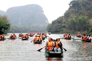 Tổng mức bán lẻ hàng hóa và doanh thu dịch vụ tiêu dùng tăng cao