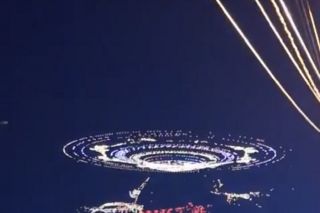 Ngừng biểu diễn 10.500 drone