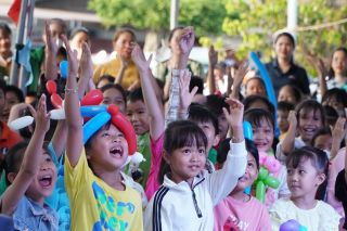“Ngày hội Quốc tế thiếu nhi” của 300 trẻ em xã đảo Long Sơn