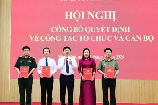 Ninh Bình công bố các quyết định tổ chức bộ máy và cán bộ sau hợp nhất