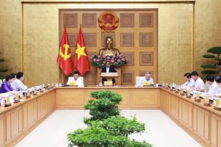 Thủ tướng chủ trì cuộc họp về các tài liệu của Tiểu ban Kinh tế-xã hội Đại hội XIV