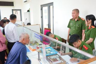 Mất trắng 129 triệu sau cuộc gọi “cập nhật VNeID” từ kẻ mạo danh công an