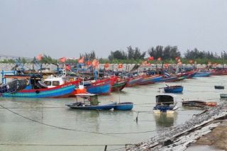 Hà Tĩnh cấm các phương tiện ra khơi để phòng chống bão số 3
