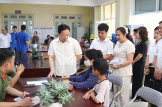Bí thư Tỉnh ủy Lạng Sơn Hoàng Văn Nghiệm làm việc với các phường về vận hành mô hình chính quyền địa phương 2 cấp