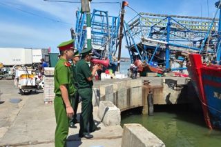 Quảng Trị - Đà Nẵng: Khẩn cấp kêu gọi tàu thuyền vào bờ, di dời dân tránh bão số 5