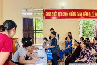 Hơn 27.400 người dân xã Tây Đô vui mừng đón nhận món quà ý nghĩa dịp Tết Độc lập