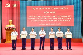 Bộ Tư lệnh Vùng Cảnh sát biển 4 triển khai quyết liệt các biện pháp, nâng cao hiệu quả đợt cao điểm ngăn chặn khai thác IUU