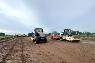 Cao tốc Cần Thơ – Cà Mau đứng trước nguy cơ chậm hẹn, nhiều nhà thầu bị "điểm tên"