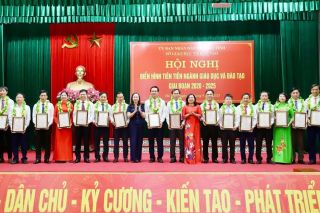 Ngành Giáo dục Hà Tĩnh vinh danh 155 tập thể, cá nhân điển hình tiên tiến