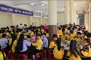 Trường tiểu học ở Đà Lạt bị tố nhập thực phẩm bẩn sẽ tạm dừng bếp ăn bán trú