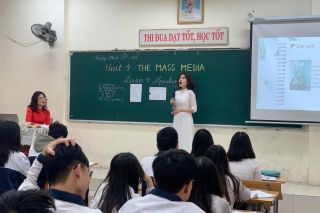 Điểm chuẩn sư phạm 2025: 50 ngành vượt mốc 28 điểm, hé lộ sức hút trở lại  