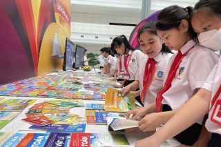 Bộ trưởng Bộ Giáo dục và Đào tạo sẽ chịu trách nhiệm quyết định một bộ sách giáo khoa thống nhất