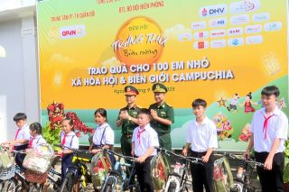 Trọn vẹn, ấm áp mùa Tết Trung thu cho các em thiếu nhi vùng biên