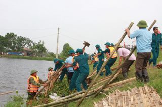 Khẩn trương khắc phục sự cố đê điều sau bão số 10, bảo đảm an toàn phòng chống lũ tại Hà Nội