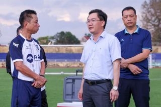 HLV Văn Sỹ Sơn chính thức dẫn dắt CLB Sông Lam Nghệ An