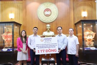 Diana Unicharm trao tặng 30.000 sản phẩm thiết yếu, hỗ trợ người dân sau bão lũ