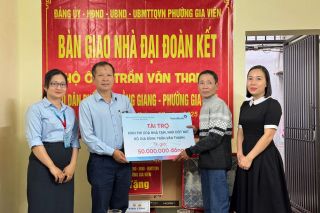 Phường Gia Viên trao nhà Đại đoàn kết cho hộ có hoàn cảnh khó khăn