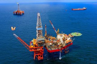 Giá dầu bật tăng hơn 7%, MXV-Index vượt 2.300 điểm