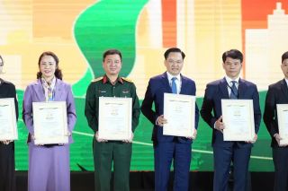 Tập đoàn Hóa chất Việt Nam đạt Giải thưởng “Không gian trưng bày tiêu biểu” tại Hội chợ Mùa Thu năm 2025