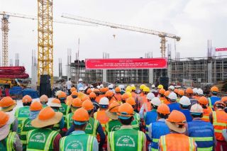 Phát động đợt thi đua “45 ngày đêm đẩy nhanh tiến độ thi công” Bệnh viện đa khoa Cà Mau