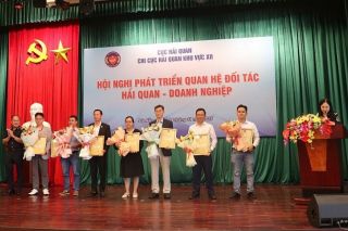 Hải quan khu vực XII: 17 doanh nghiệp ký kết biên bản ghi nhớ, tuân thủ pháp luật hải quan