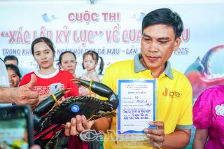 Cua Cà Mau nặng hơn 1,8 kg giành ngôi quán quân cuộc thi “Xác lập kỷ lục”