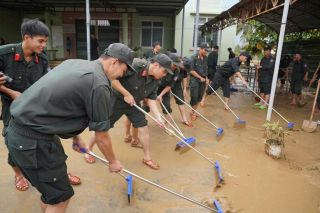 Tập trung khắc phục hậu quả, khôi phục sản xuất kinh doanh, ổn định đời sống Nhân dân sau mưa lũ