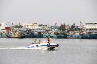 Bộ Công Thương ban hành công điện ứng phó bão số 15 trên biển Đông