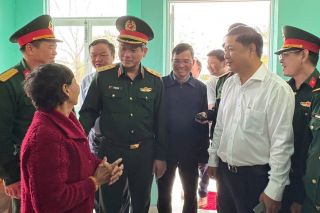 Bàn giao 175 nhà mới trong Chiến dịch Quang Trung
