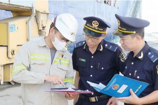 Hải quan khu vực X: Triệt phá 10 vụ vận chuyển hàng hóa và ma túy trái phép