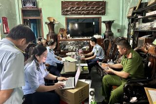 Gia Lai phát hiện 1.280 chai rượu không dán tem theo quy định