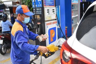 Giá xăng giảm nhẹ, giá dầu tăng mạnh tại kỳ điều hành ngày 22/1