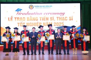 Trường Đại học Hồng Đức trao bằng tiến sĩ và thạc sĩ tốt nghiệp năm 2025