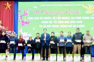 Ngân hàng Chính sách xã hội Việt Nam tặng quà Tết cho gia đình chính sách, hộ có hoàn cảnh khó khăn tại Hải Phòng