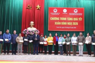 Quỹ Thiện Tâm (Tập đoàn Vingroup) trao quà Tết cho người khuyết tật, trẻ mồ côi và người nghèo tại Thanh Hóa